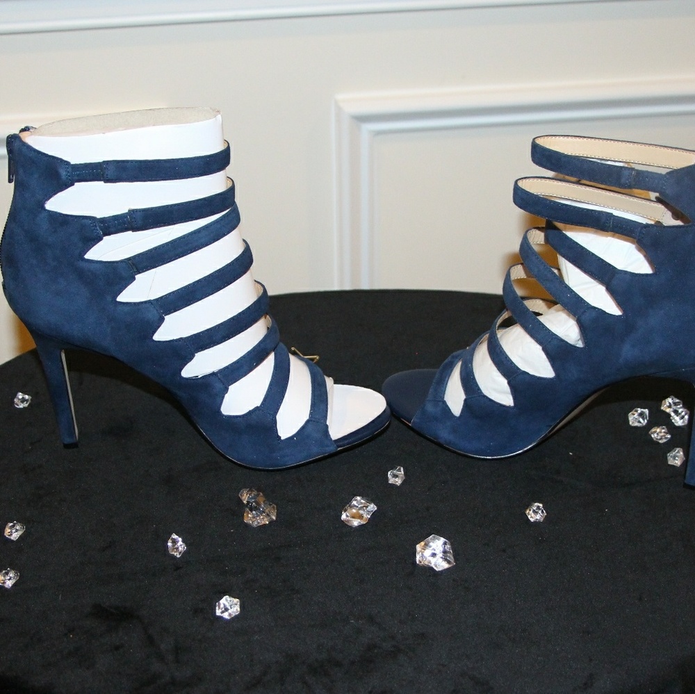 Katy Perry blue sued heels